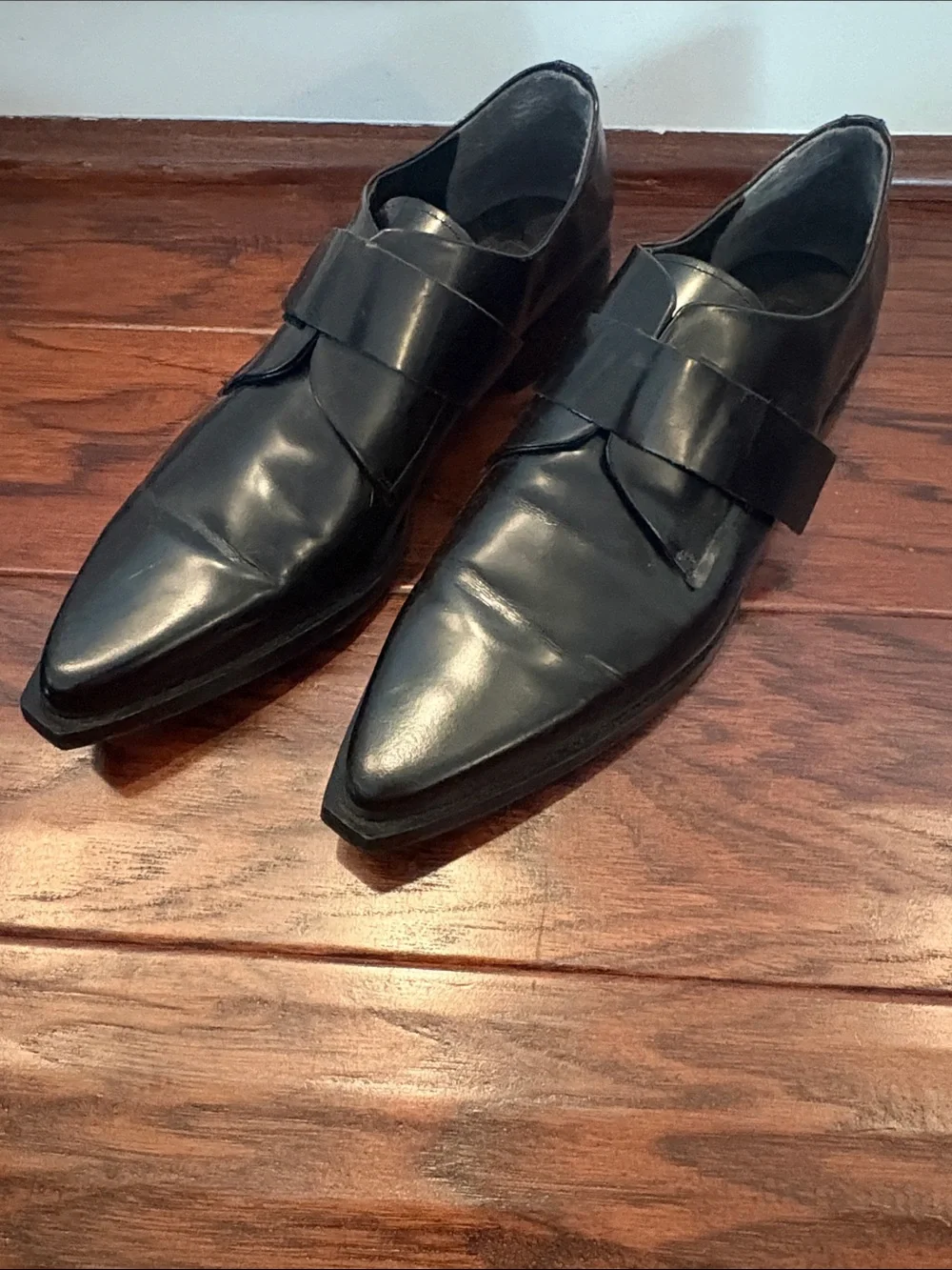 Women’s Black Leather Slip-On Dress Shoes